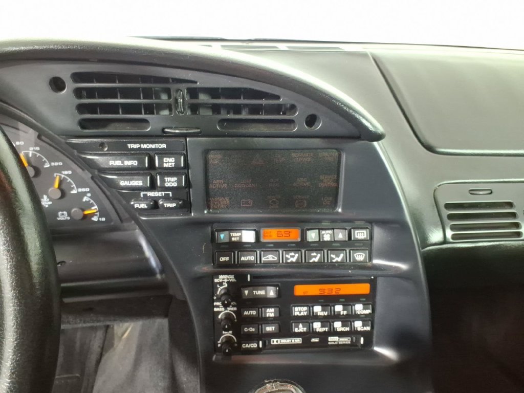 Used 1995  Chevrolet Base image 16
