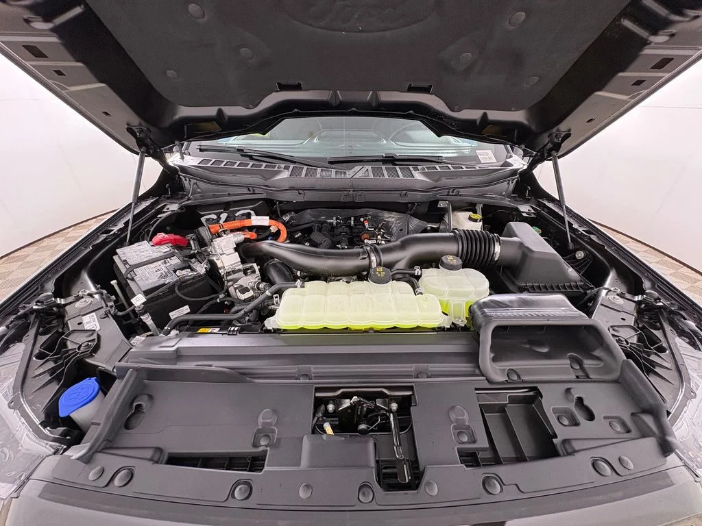New 2026 Blue Ford Lariat image 32
