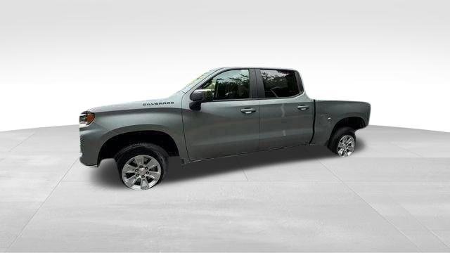 Used 2026 Gray Chevrolet LT image 3