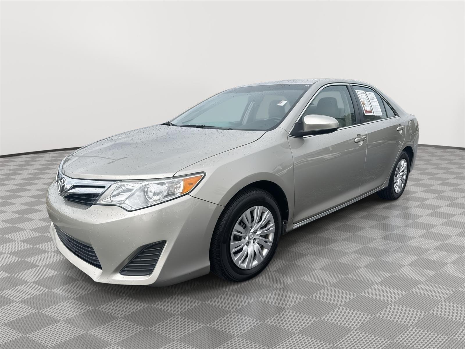 Used 2014 Toyota Camry LE with VIN 4T4BF1FK5ER338050 for sale in Kansas City