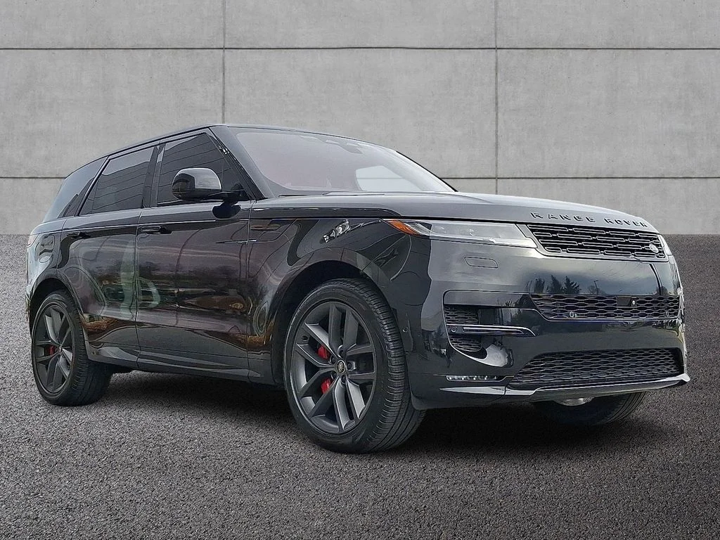 Certified Used 2023 Santorini Black Metallic Land Rover SE Dynamic image 3