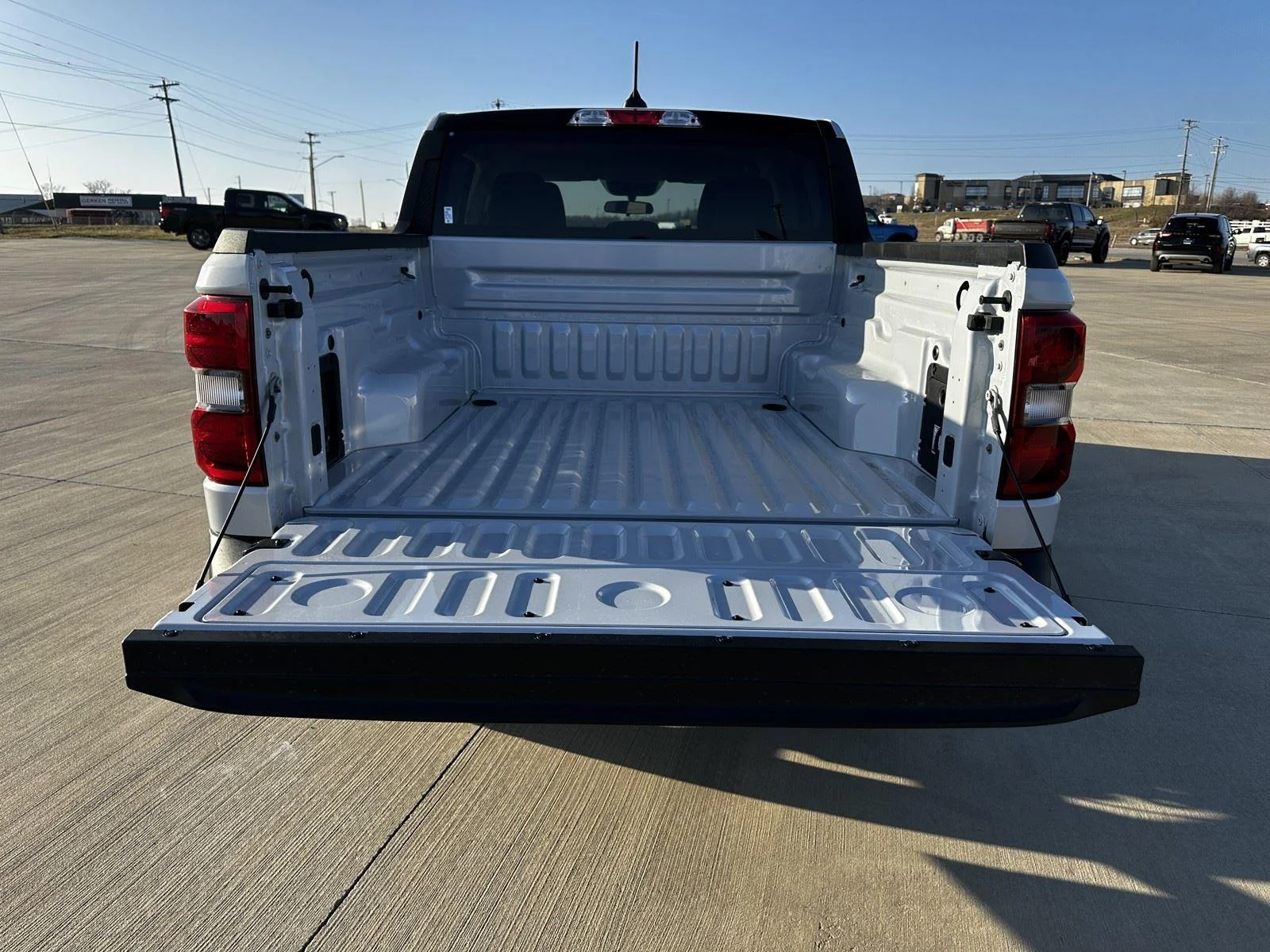 New 2026 Space White Metallic Ford XLT image 9