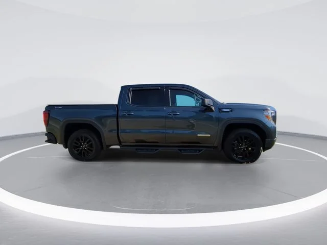 Used 2021 Blue GMC Elevation image 9