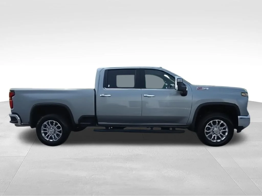 Used 2025 Gray Chevrolet LTZ image 9