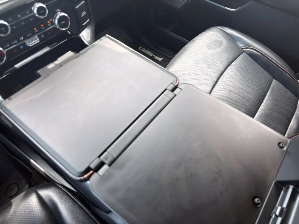 Used 2023 Carbonized Gray Metallic Ford Lariat image 27