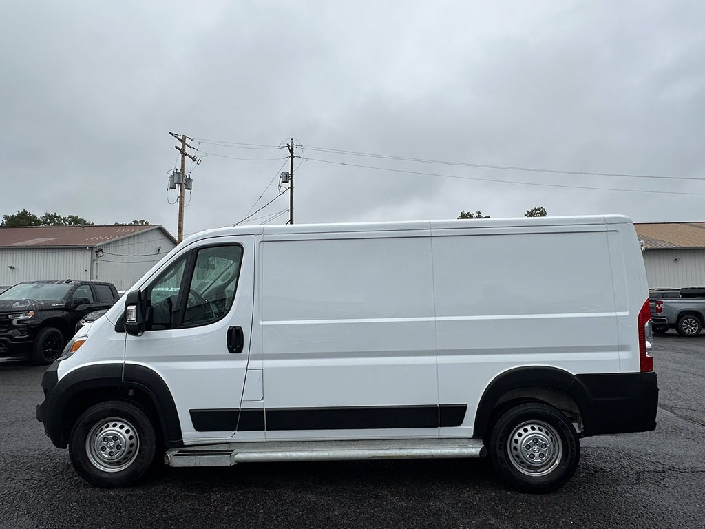 Used 2025 White Ram Base image 14