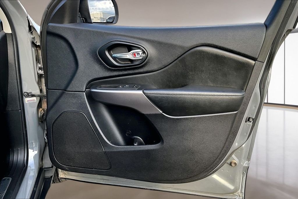 Used 2021 Gray Jeep Limited image 19