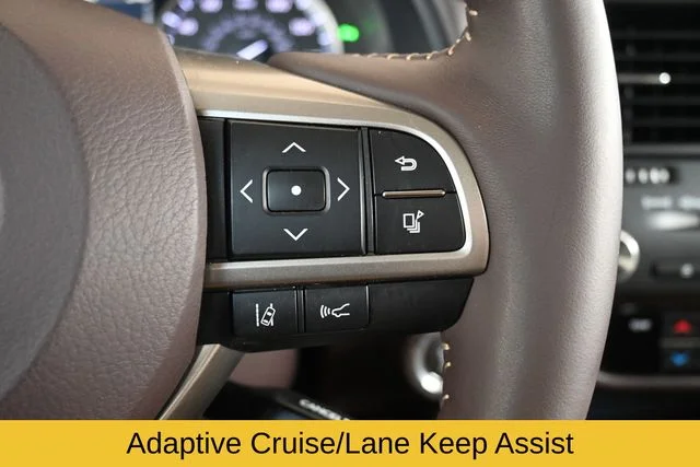 Used 2019 White Lexus 350 image 28