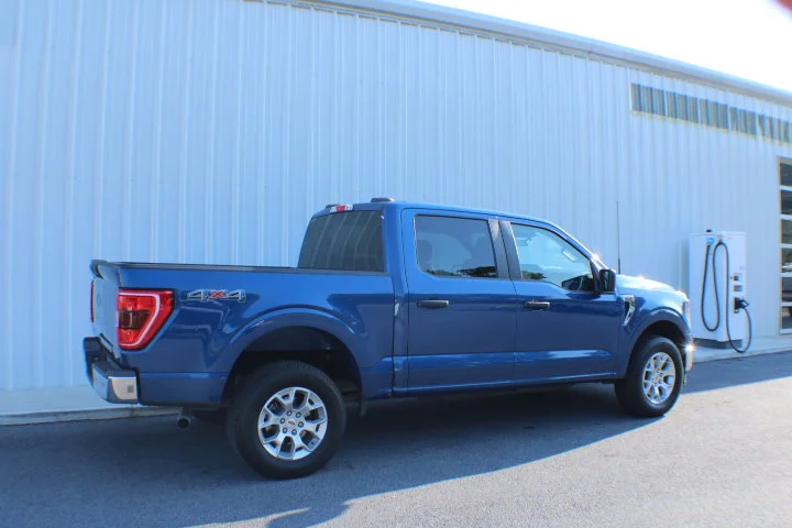 Used 2023  Ford XLT image 2