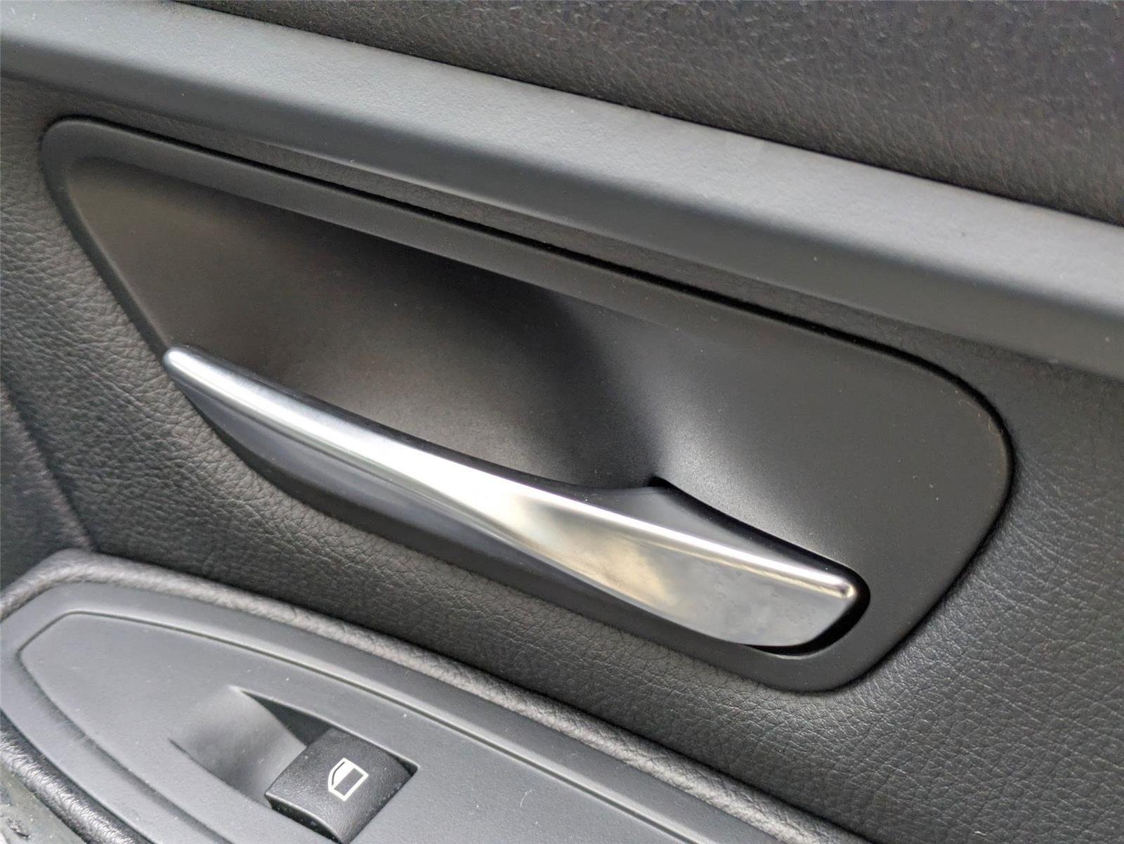 Used 2014 Glacier Silver Metallic BMW 320i image 26