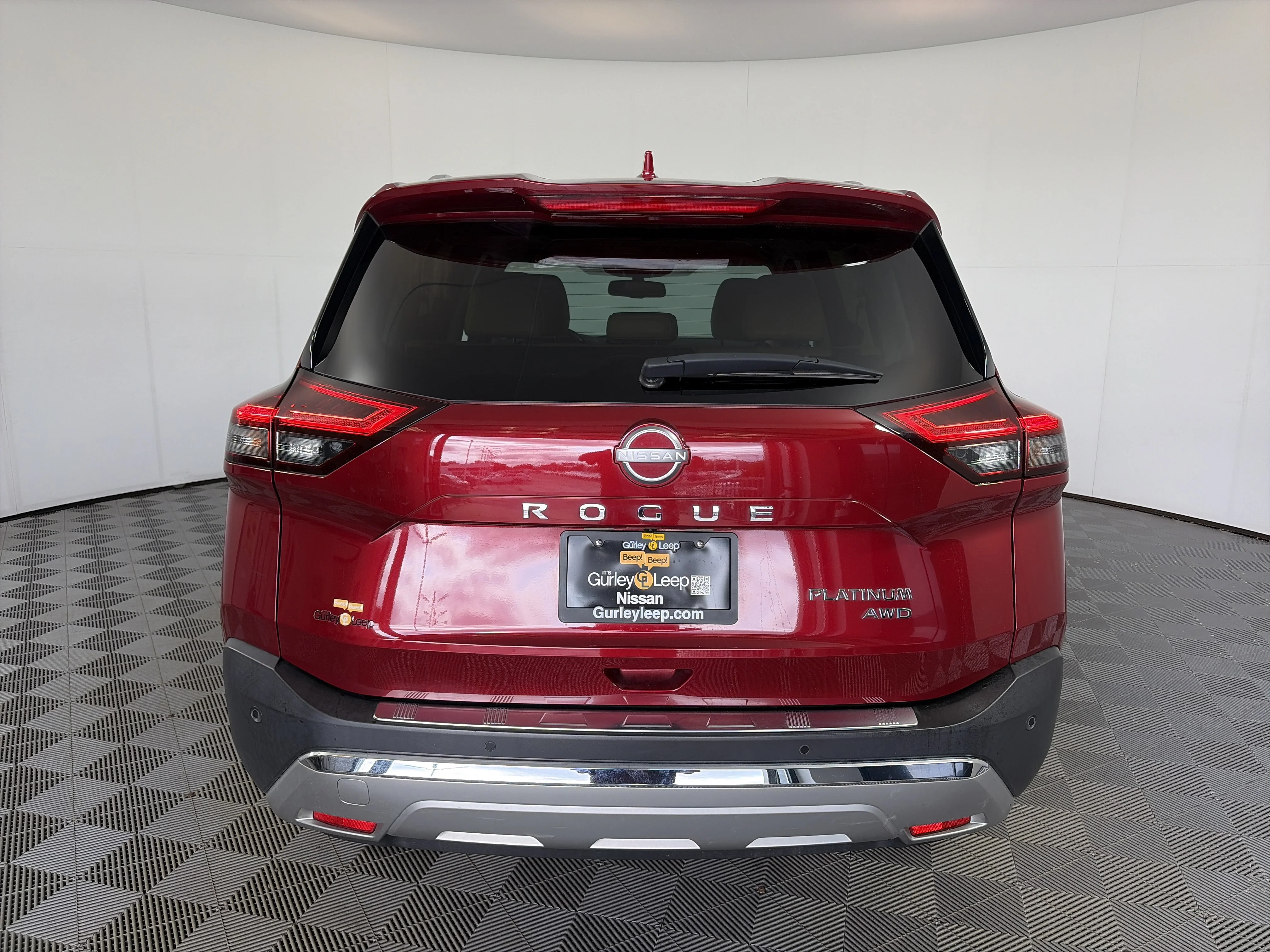 Used 2023 Scarlet Ember Tintcoat Nissan Platinum image 10