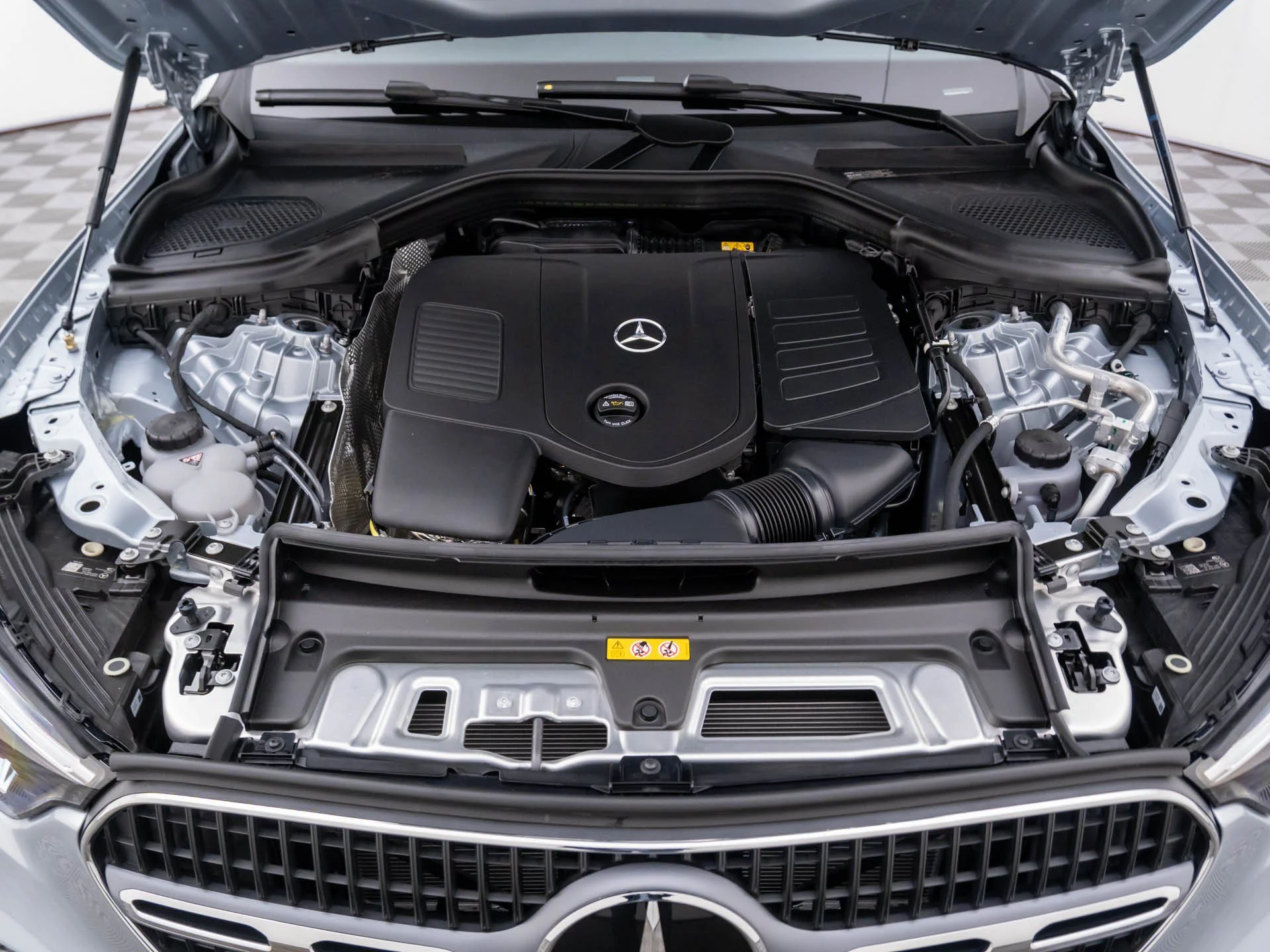 New 2026 Silver Mercedes-Benz GLC 300 image 27