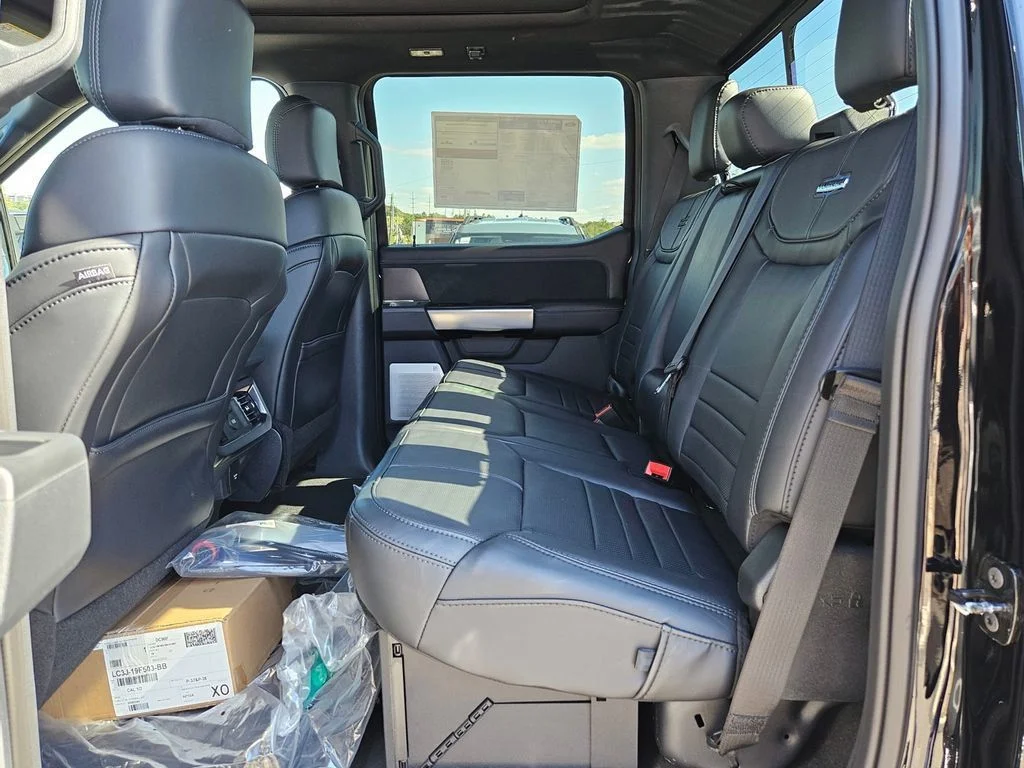 2026 Ford F-350 Super Duty Platinum - Photo 27
