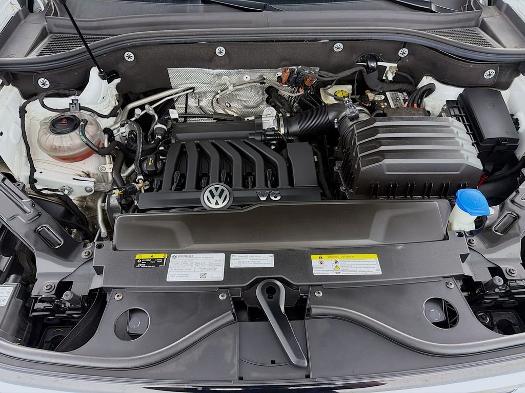 Used 2023 Opal White Pearl Volkswagen 3.6L V6 SEL image 32