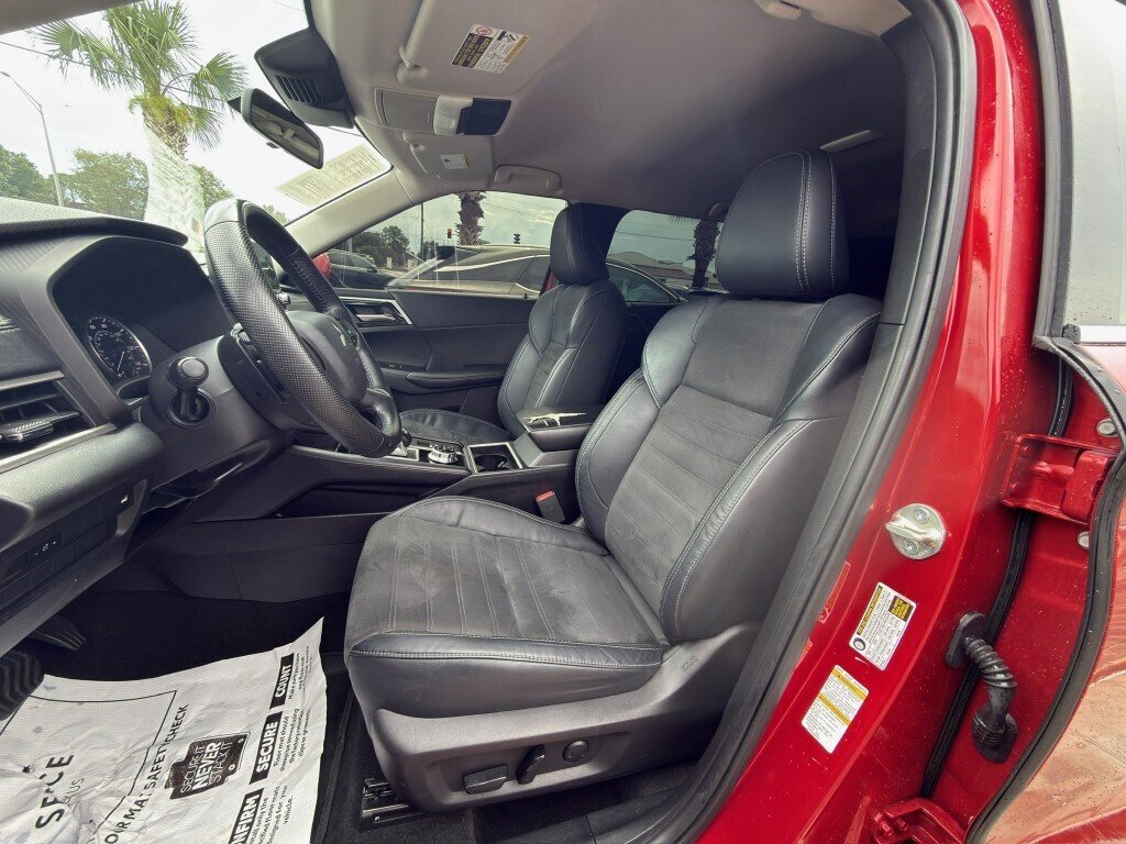 Used 2022 Red Diamond Mitsubishi SE Launch Edition image 9