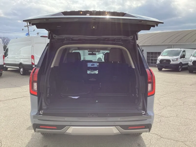 New 2026 Glacier Gray Metallic Tri-Coat Ford Platinum® image 13