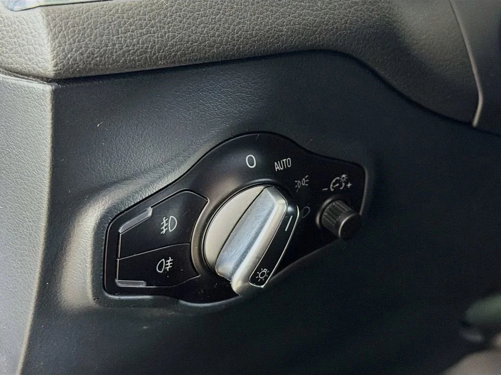 Used 2016  Audi Premium Plus image 11