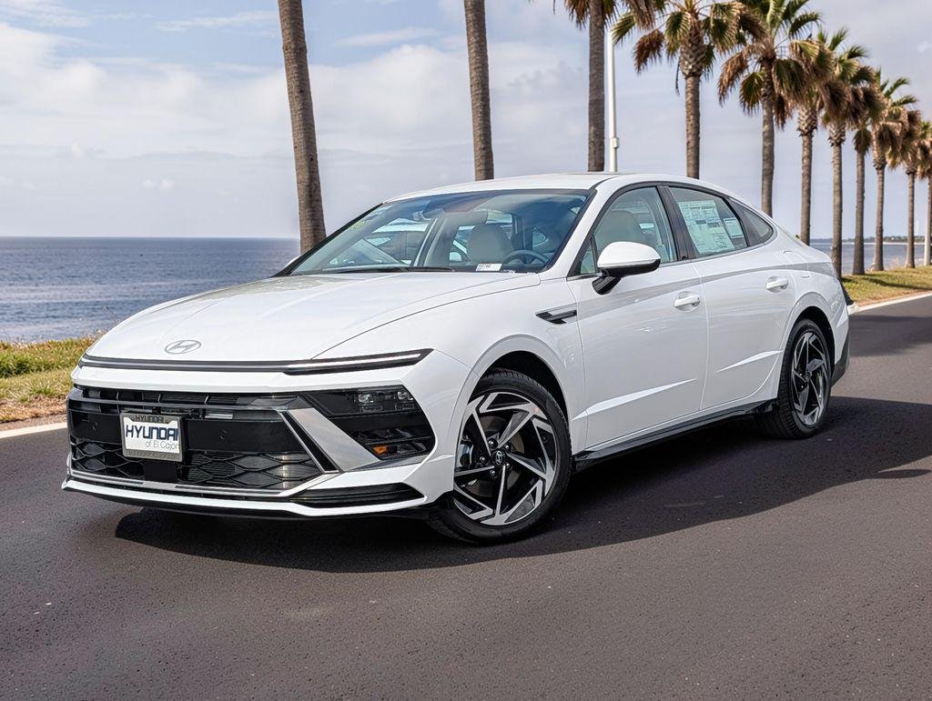 New 2026 White Hyundai SEL Sport image 2