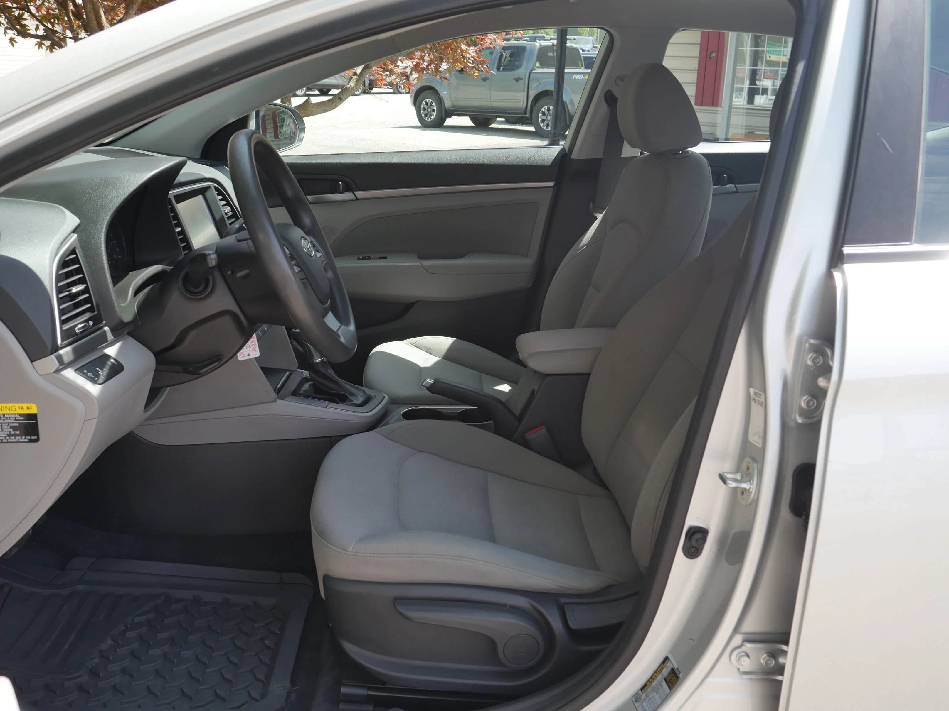Used 2018 Symphony Silver Hyundai SEL image 3