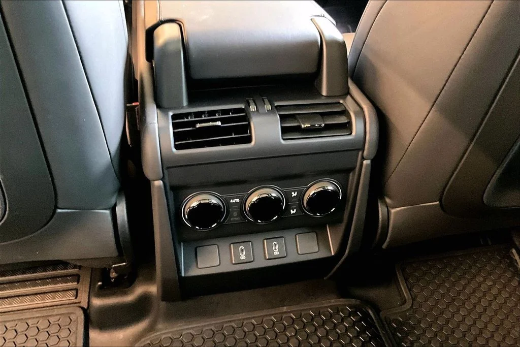 New 2026 Blue Land Rover OCTA image 9