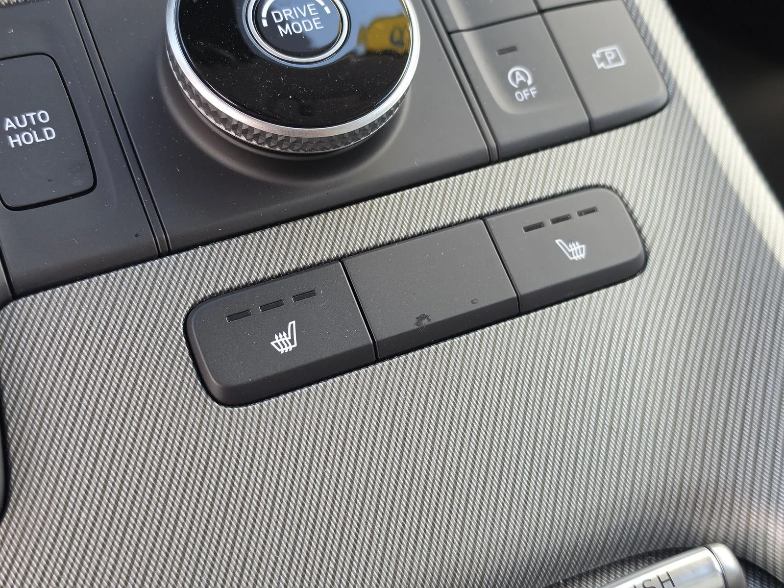 Used 2025 Silver Hyundai SEL image 29