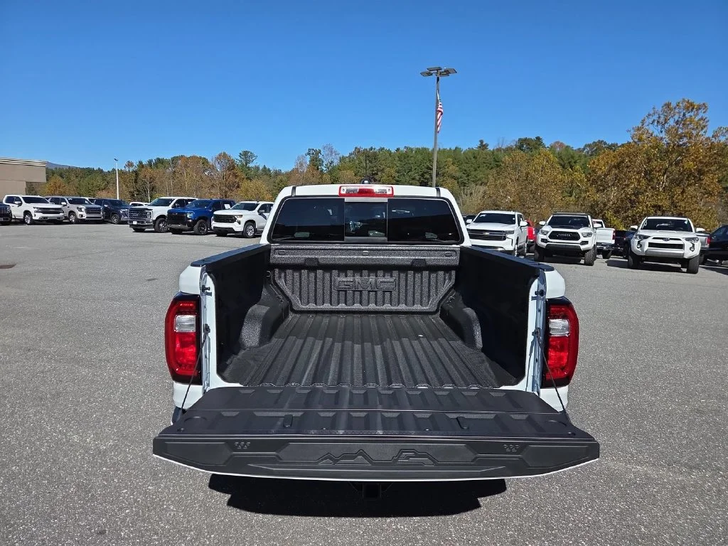 New 2026 White GMC AT4 image 24