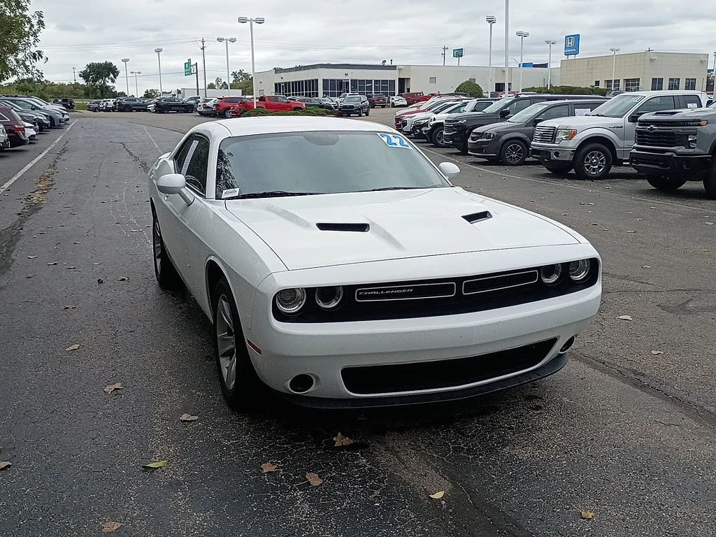 Used 2022 White Knuckle Clear Coat Dodge SXT image 1