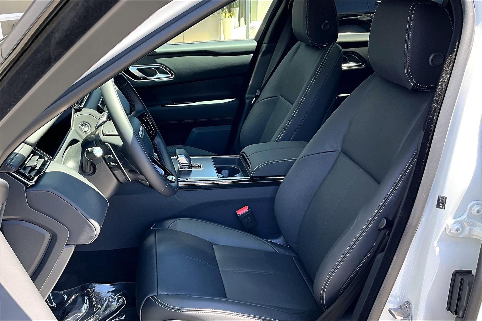New 2026 Fuji White Land Rover Belgravia Edition image 9