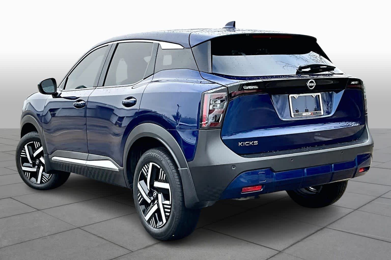 Used 2025 Deep Blue Pearl Nissan SV image 10