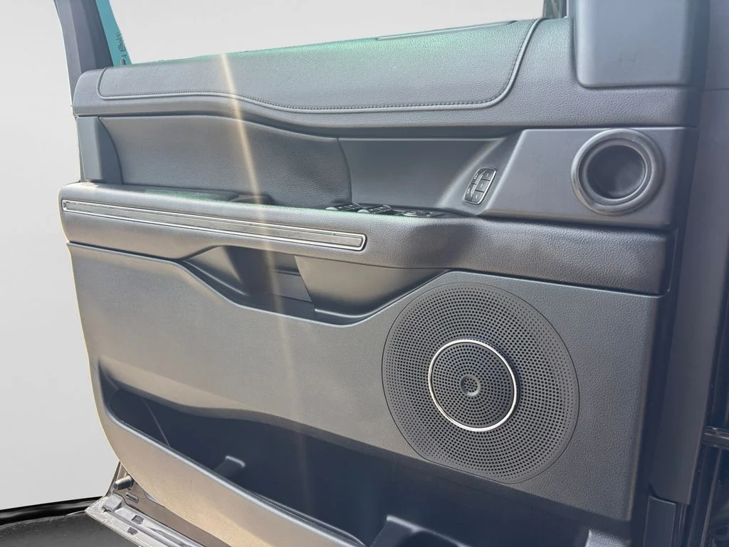Used 2020 Black Ford XLT image 36