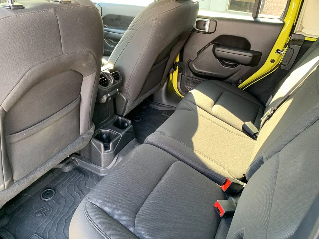 Used 2022  Jeep Unlimited Willys image 14