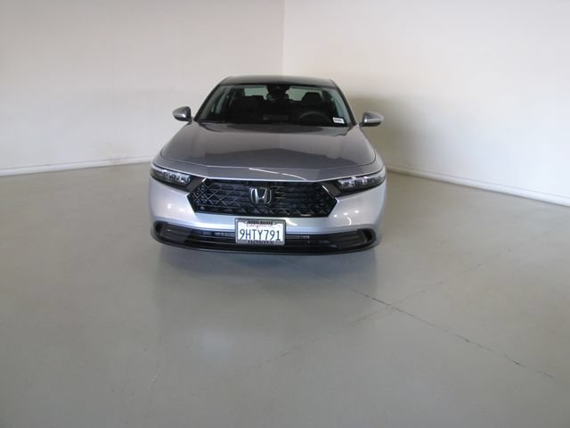 Used 2023 Lunar Silver Metallic Honda LX image 2