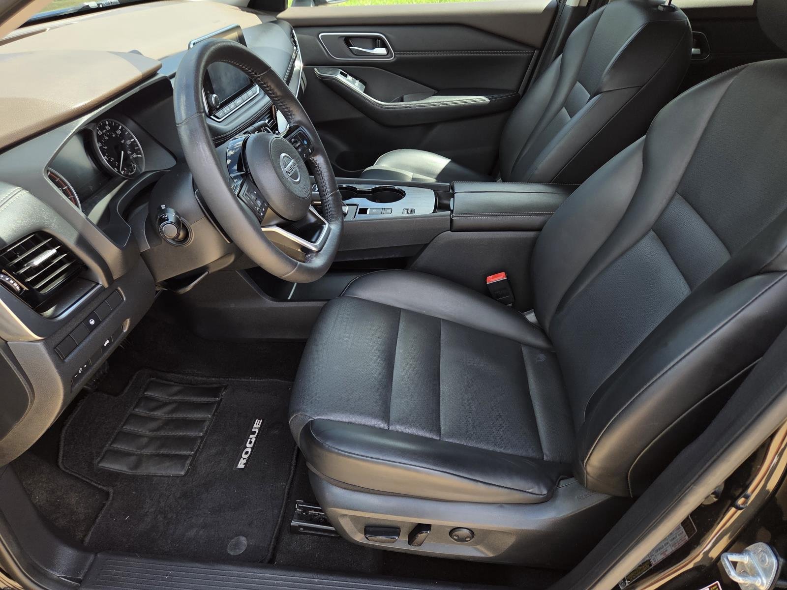 Used 2021 Super Black Nissan SV image 26