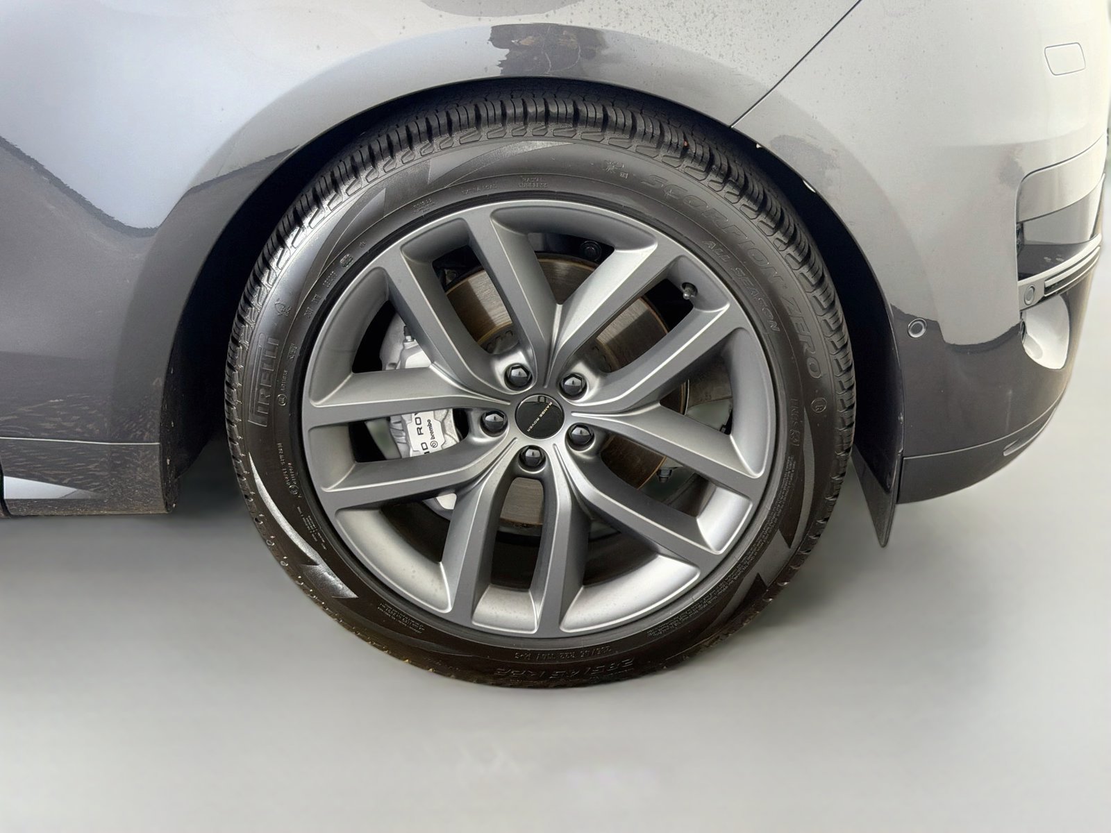 Used 2026 Carpathian Grey Prem Met Land Rover SE image 36