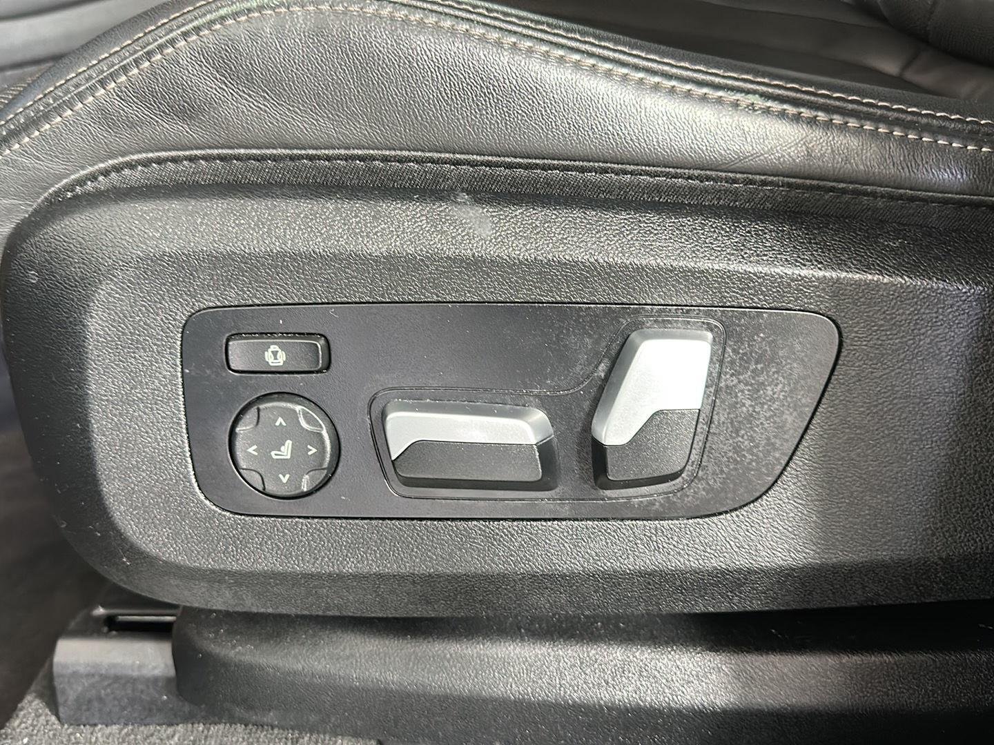 Certified Used 2023 Dark Graphite Metallic BMW xDrive40i image 14