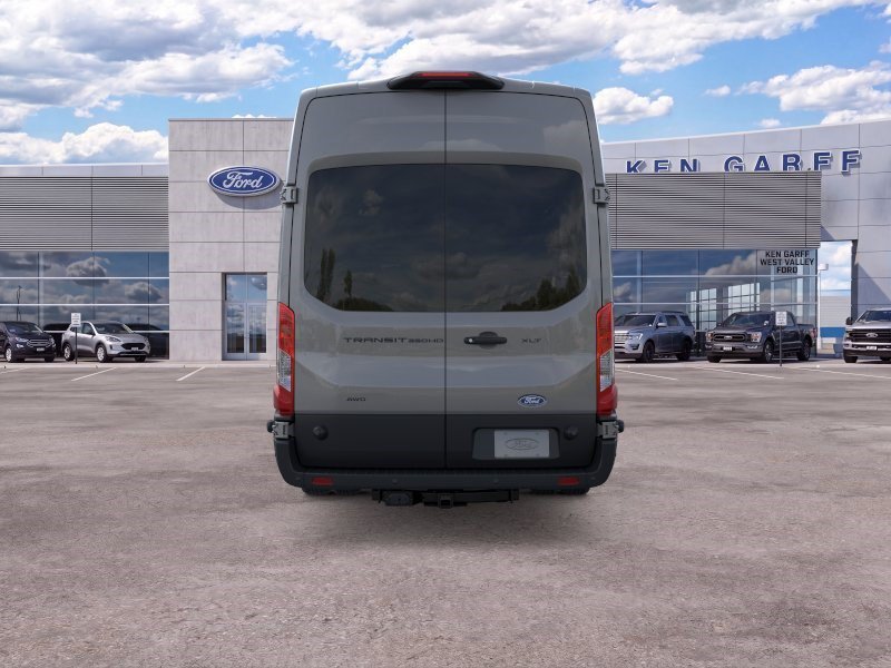 New 2026 Carbonized Gray Metallic Ford XLT image 5