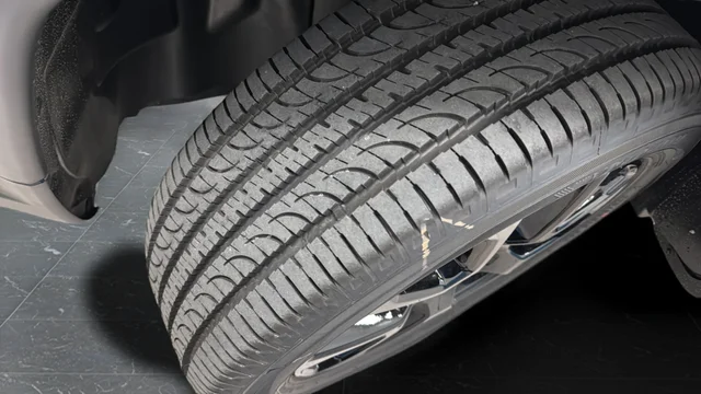 New 2026 Diamond Black Crystal Pearlcoat Jeep Latitude image 35