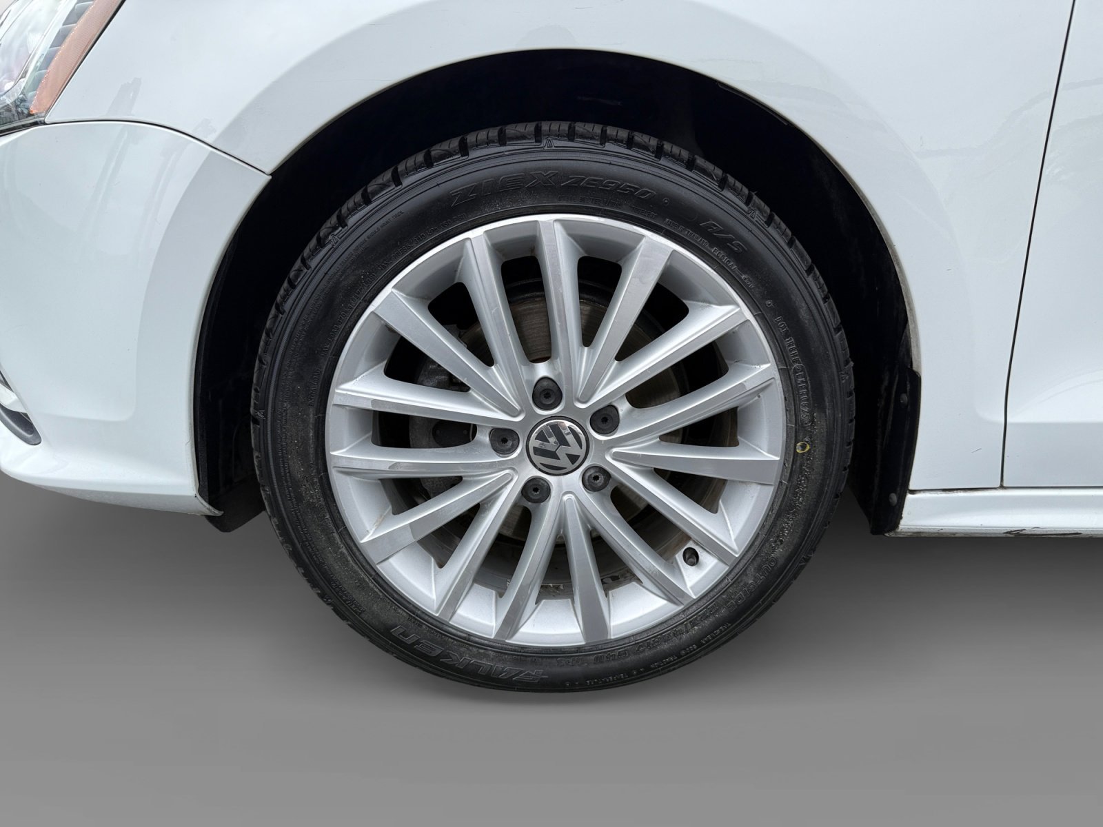 Used 2016  Volkswagen  image 9
