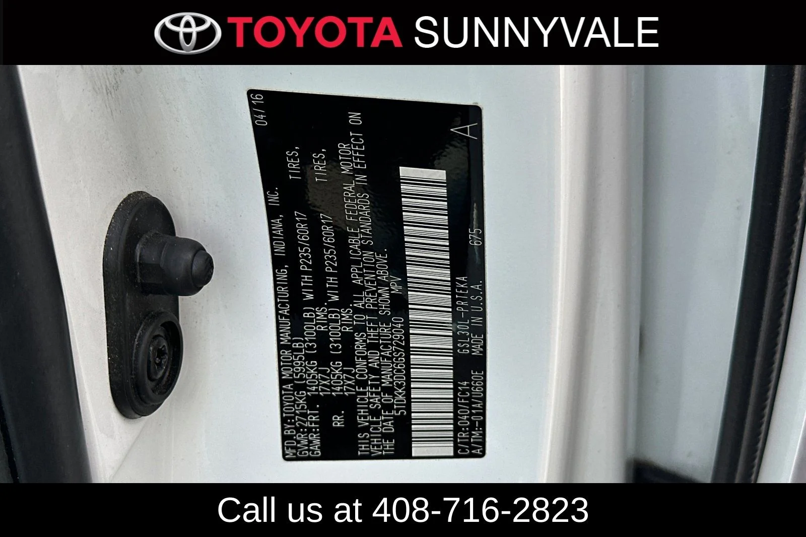 Used 2016 White Toyota LE image 31