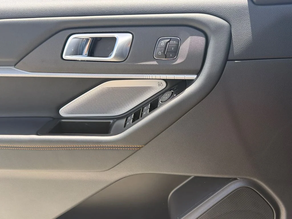 New 2026 Agate Black Metallic Ford Tremor® image 13