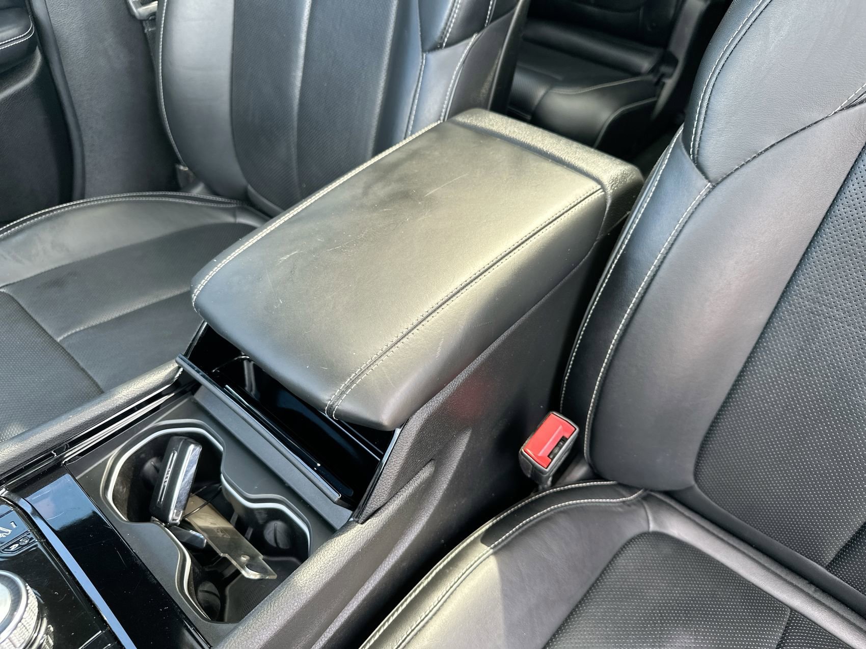 Used 2022 Ember Pearlcoat Jeep Overland image 22