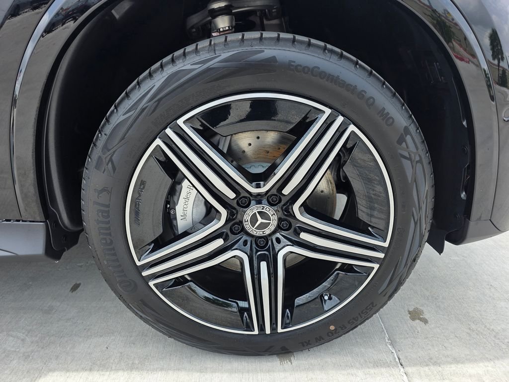 New 2026 Black Mercedes-Benz GLC 300 image 11