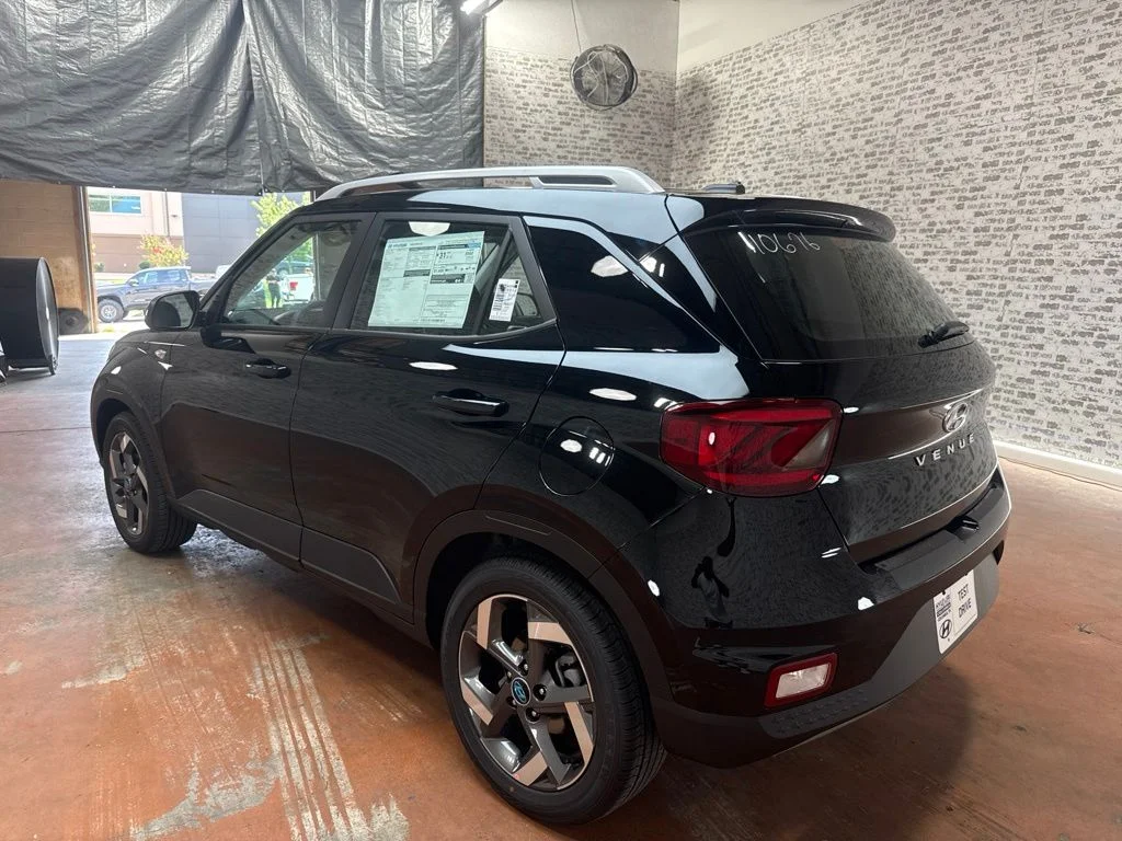 New 2026 Onyx Black Hyundai SEL image 5