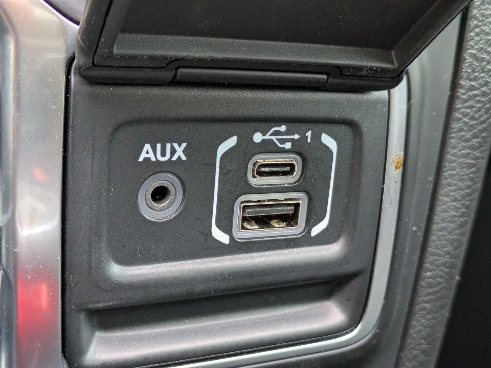 Used 2021 Bright White Clearcoat Jeep Unlimited Sport S image 26