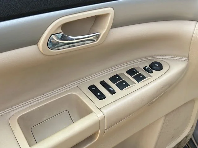 Used 2007 Cocoa Saturn XE image 27
