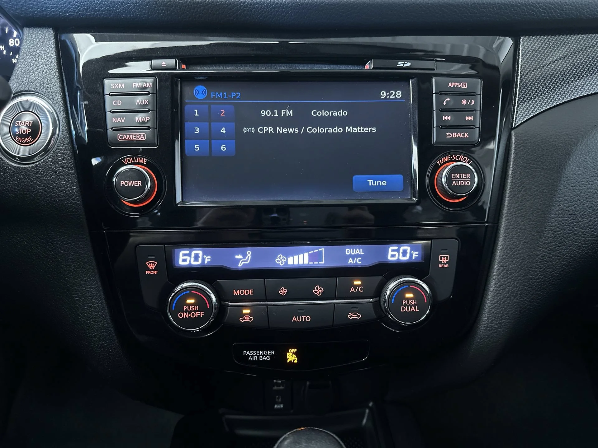 Used 2016 Magnetic Black Nissan SL image 18