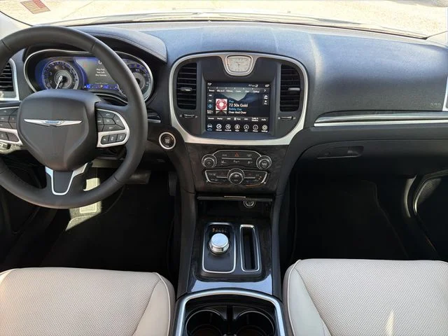 Used 2022 White Chrysler Touring image 15