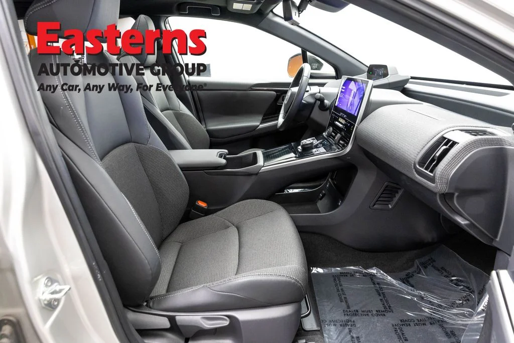 Used 2023 Silver Toyota XLE image 23