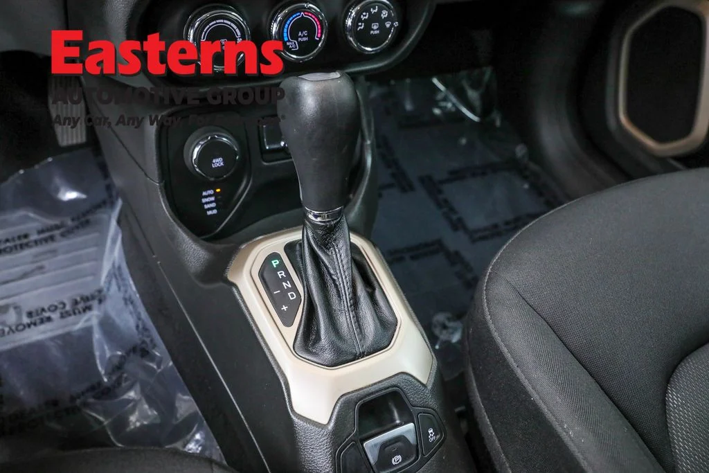 Used 2017 White Jeep Latitude image 21