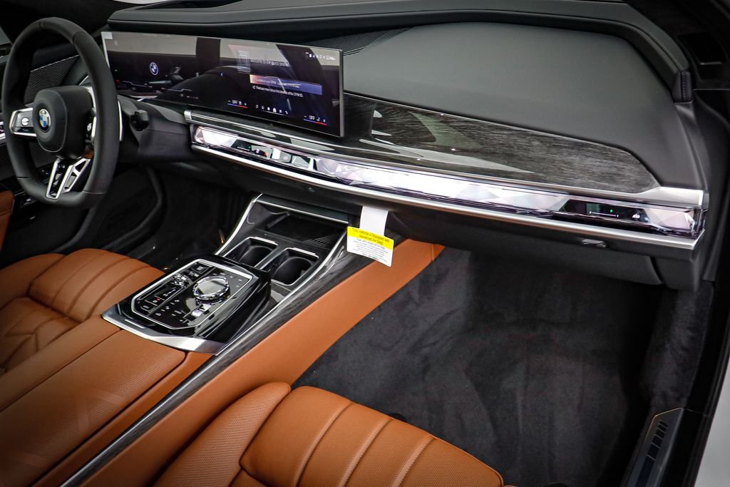 New 2026 Alpine White BMW 760i xDrive image 23